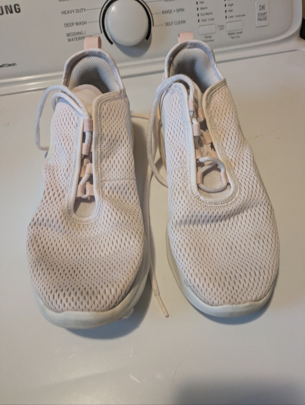 Used Nike Air Max sneakers, women’s size 10.Lace-up style breathable Mesh Front